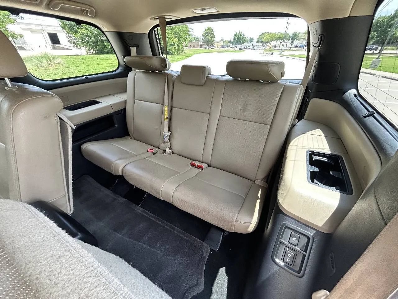 Used 2016 Toyota Sequoia Platinum RWD image 14