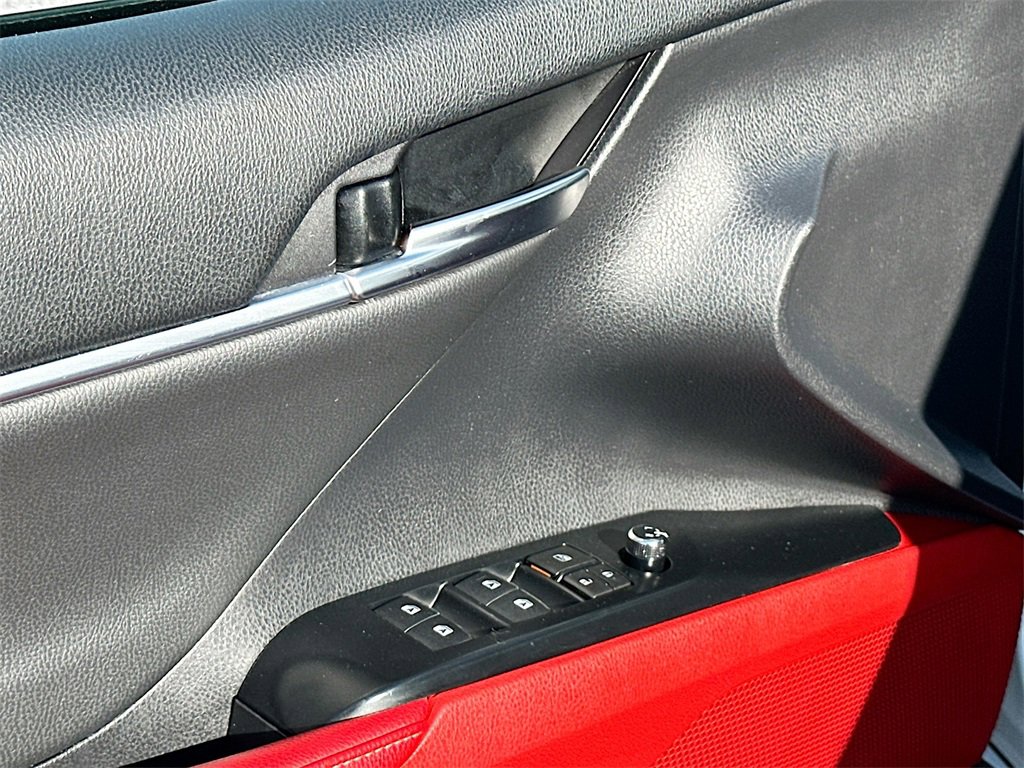 Used 2019 Toyota Camry XSE image 15