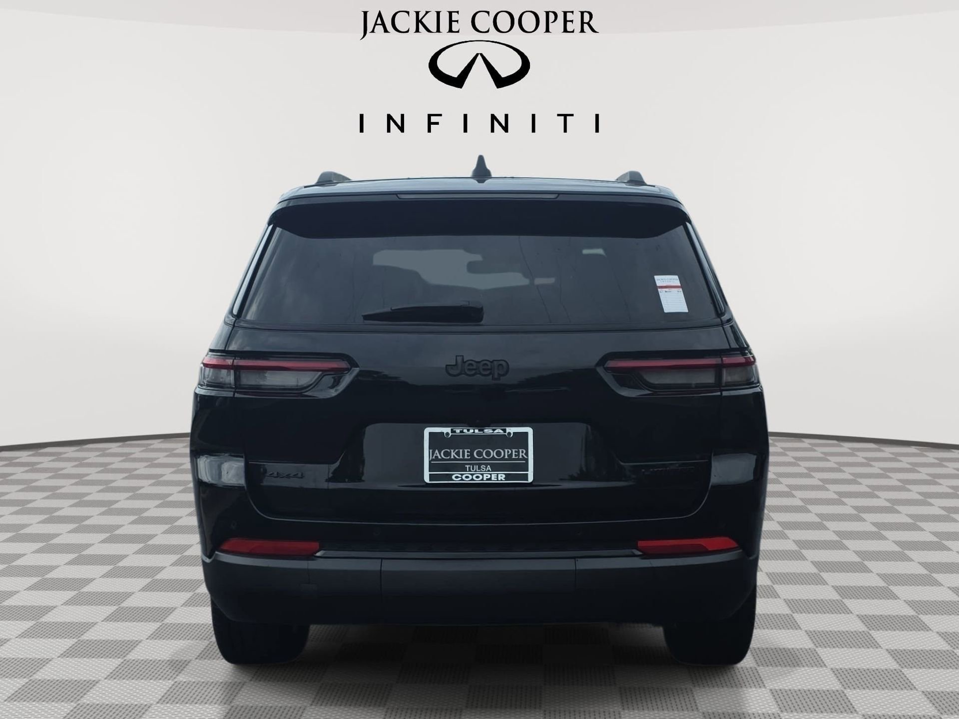 Used 2025 Jeep Grand Cherokee L Limited w/ Black Appearance Package AWD/4WD image 6