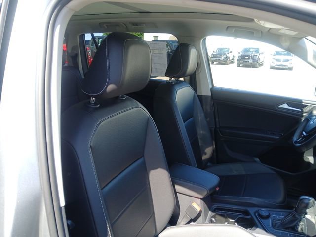 Used 2021 Volkswagen Tiguan SE AWD/4WD image 50