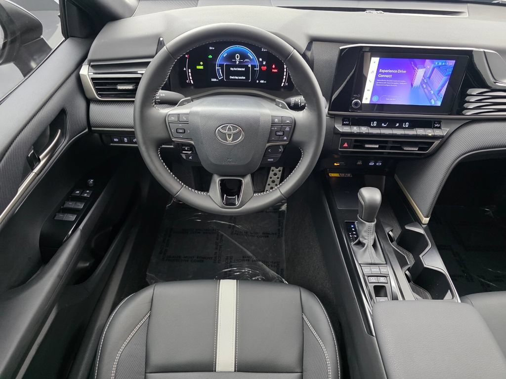 Used 2025 Toyota Camry SE FWD image 12