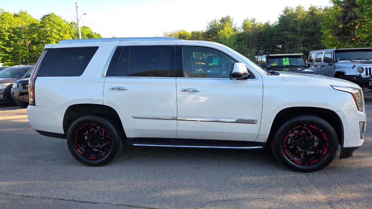Used 2017 Cadillac Escalade Luxury AWD/4WD image 21