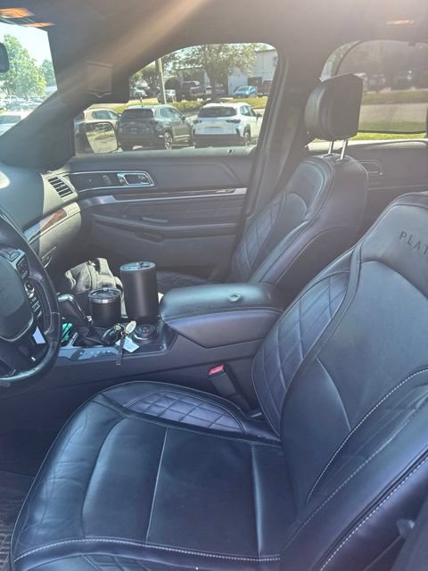 Used 2017 Ford Explorer Platinum AWD/4WD image 3