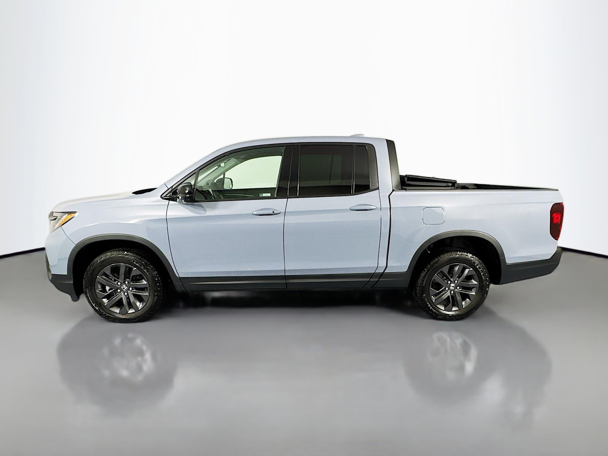 Certified 2023 Honda Ridgeline Sport image 8