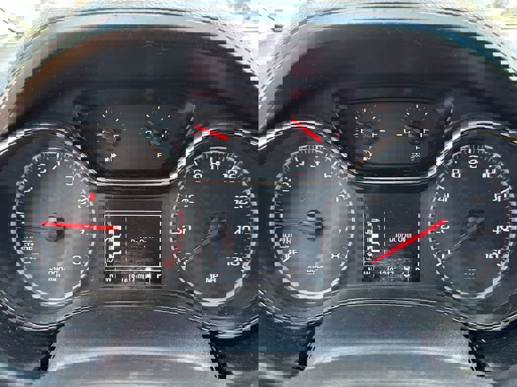 Used 2019 Chevrolet Cruze LT w/ Convenience Package image 30