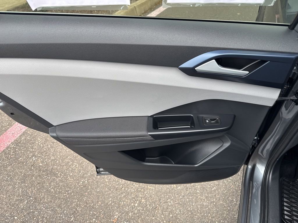 Used 2024 Volkswagen Taos SE image 26