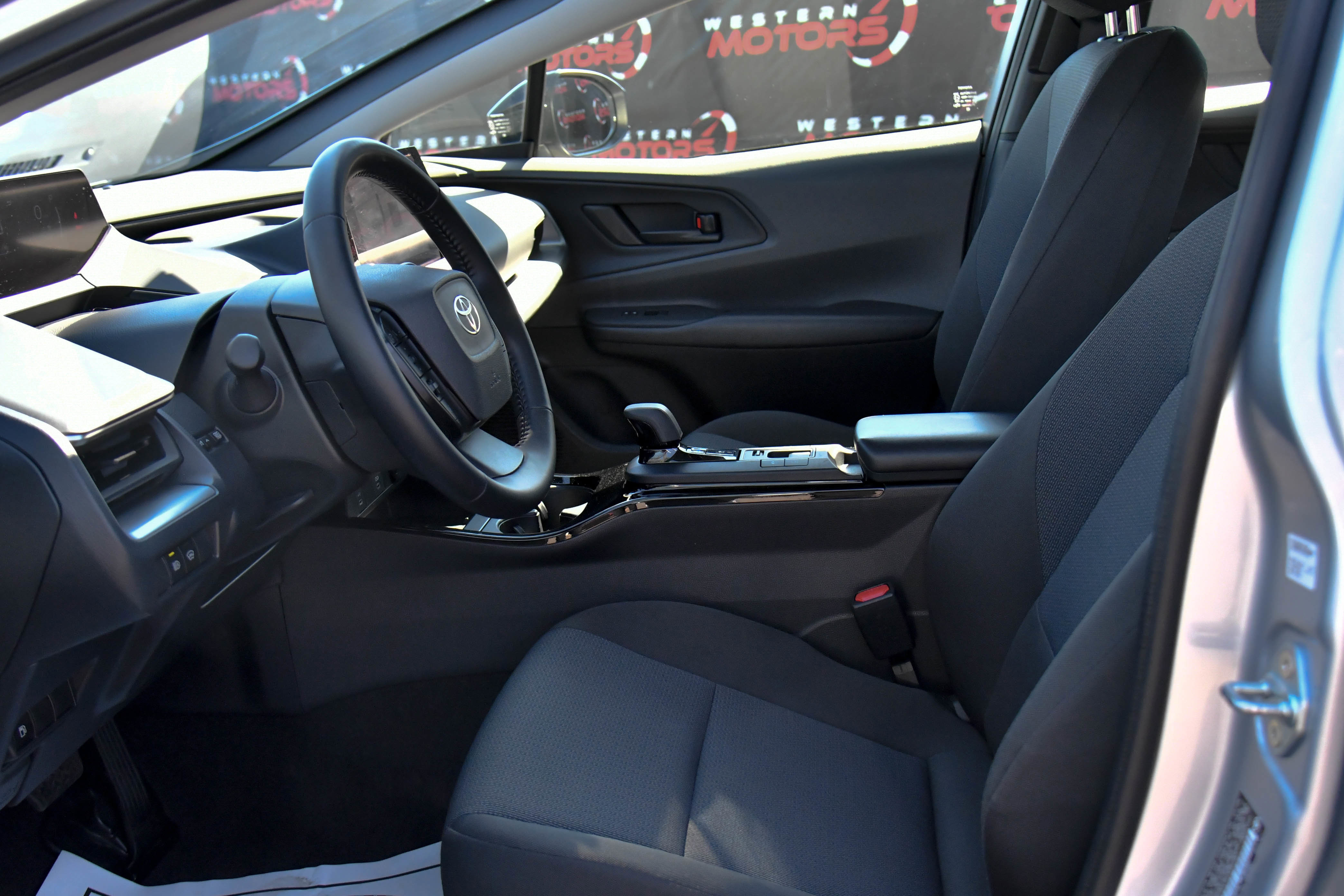 Used 2025 Toyota Prius LE image 16