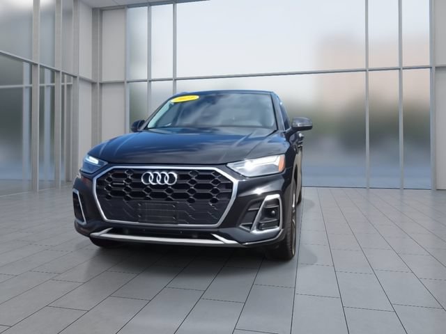 Used 2023 Audi Q5 2.0T Premium w/ Convenience Package AWD/4WD image 3