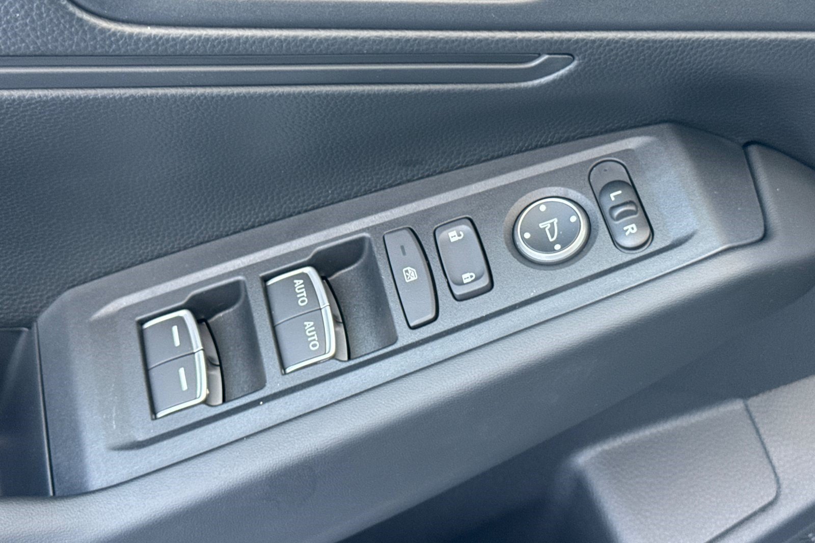 Certified 2025 Honda Accord SE image 14