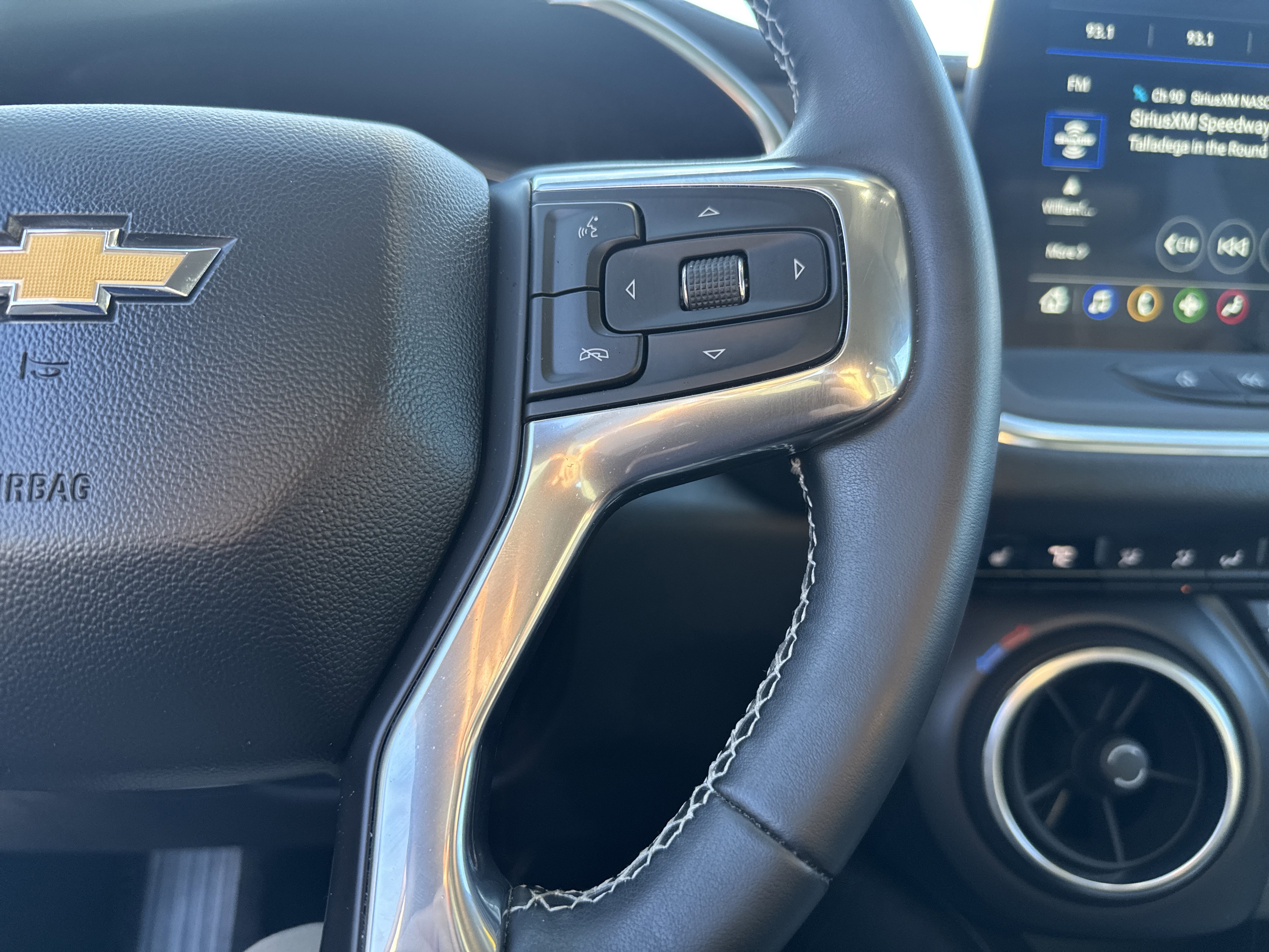 Used 2023 Chevrolet Blazer LT image 19