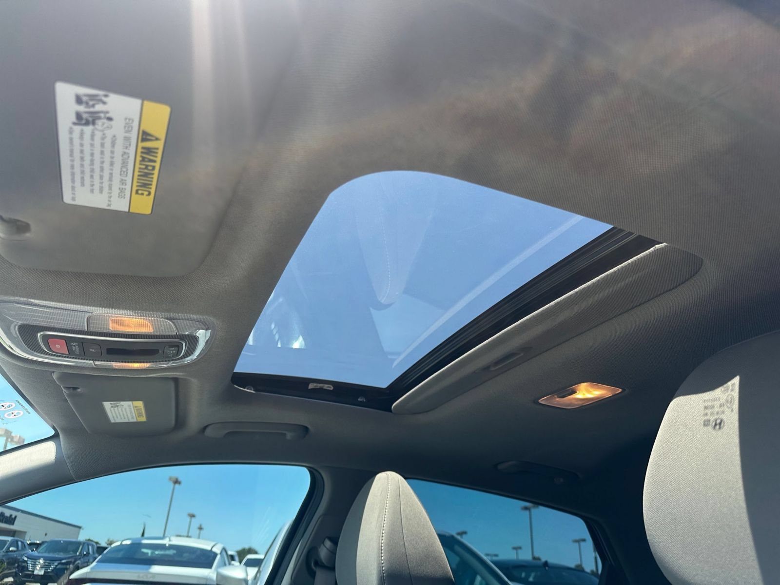 Used 2025 Hyundai Elantra SEL FWD image 29