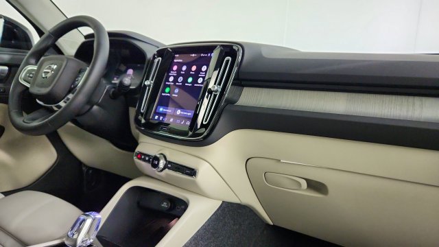 New 2026 Volvo XC40 B5 Plus w/ Protection Package Premier AWD/4WD image 33