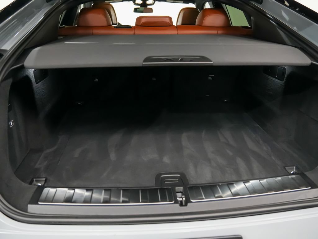 Used 2024 BMW X6 xDrive40i w/ Premium Package image 13