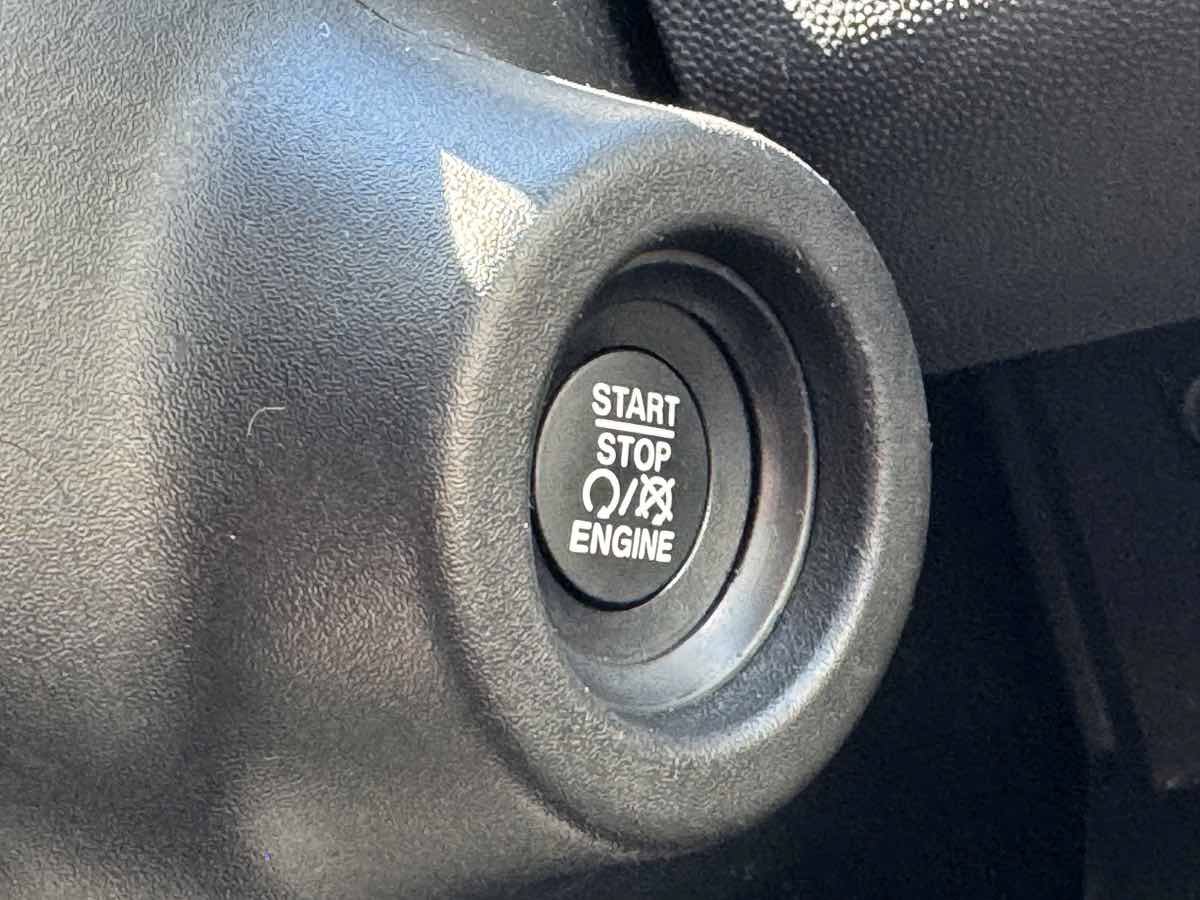 Used 2025 RAM ProMaster 2500 w/ U-Haul Equipment Group FWD image 30