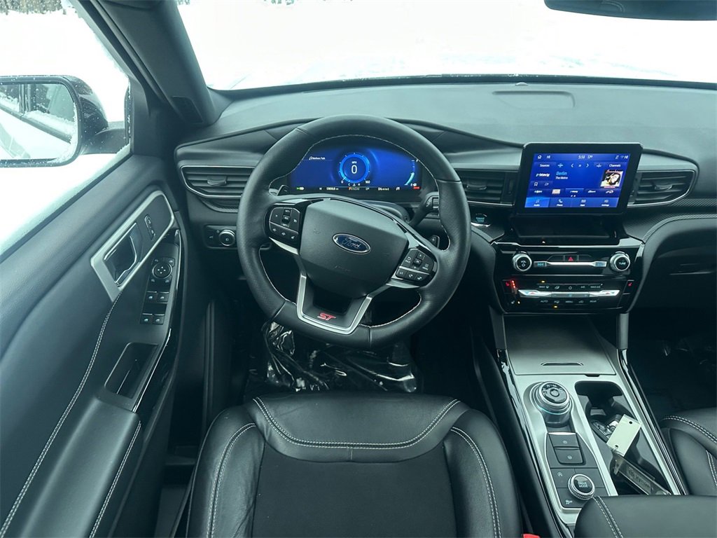 Used 2022 Ford Explorer ST image 9