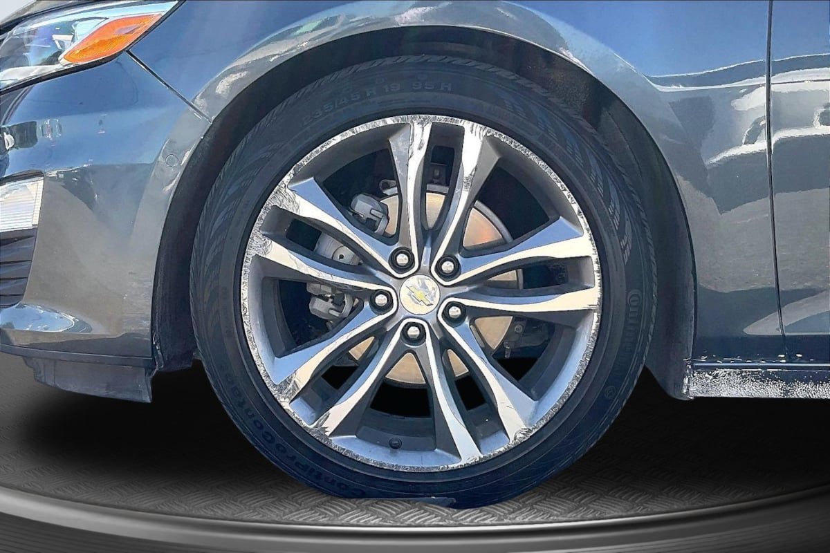 Used 2021 Chevrolet Malibu Premier FWD image 8