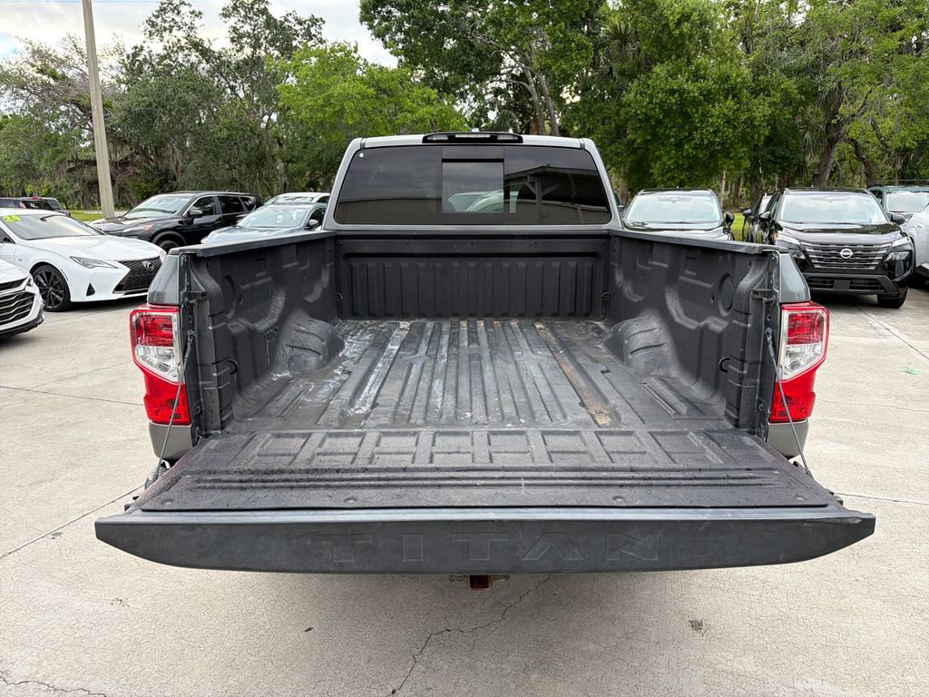 Used 2021 Nissan Titan S image 30