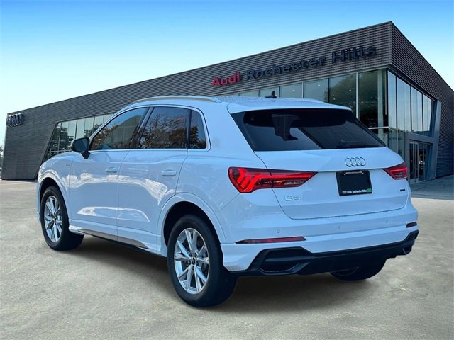 Certified 2025 Audi Q3 2.0T Premium w/ Convenience Package image 4