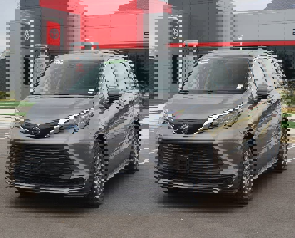 Used 2024 Toyota Sienna LE image 24