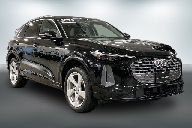 Certified 2025 Audi Q5 Premium Plus w/ Premium Plus