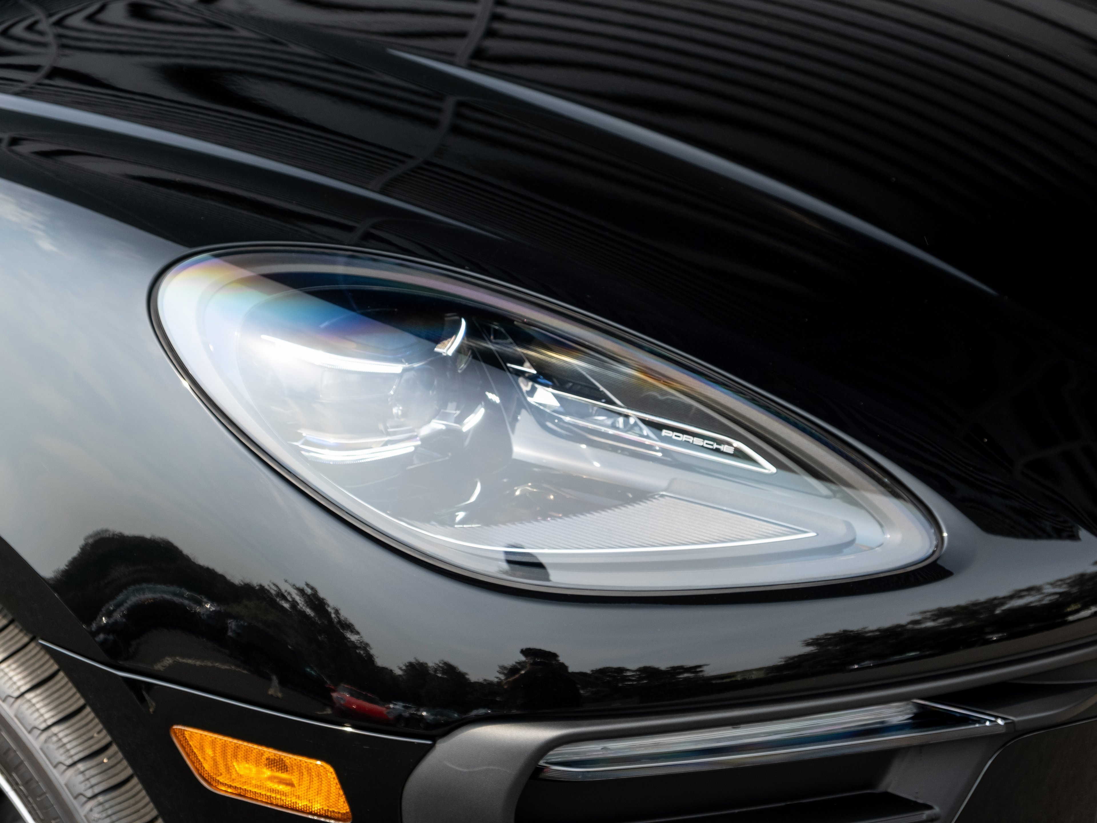 Certified 2025 Porsche Macan image 35