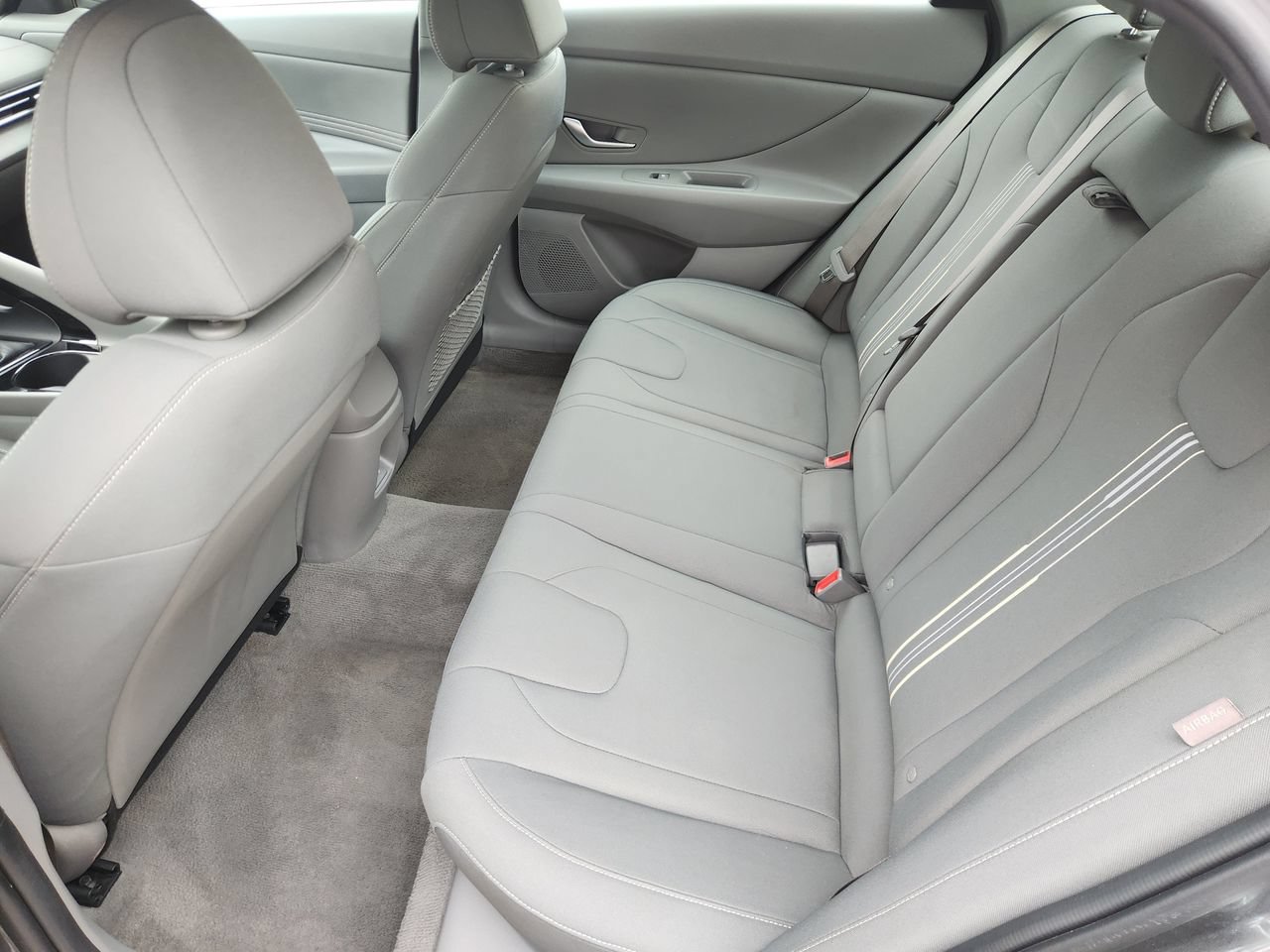 Used 2025 Hyundai Elantra SEL FWD image 28