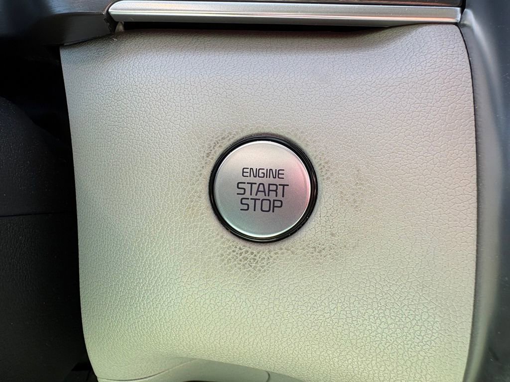 Certified 2023 Kia Sorento SX image 24