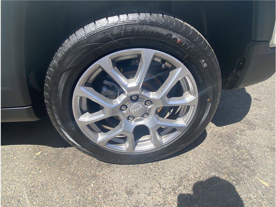 Used 2021 Jeep Compass Limited w/ Sun and Sound Group image 14