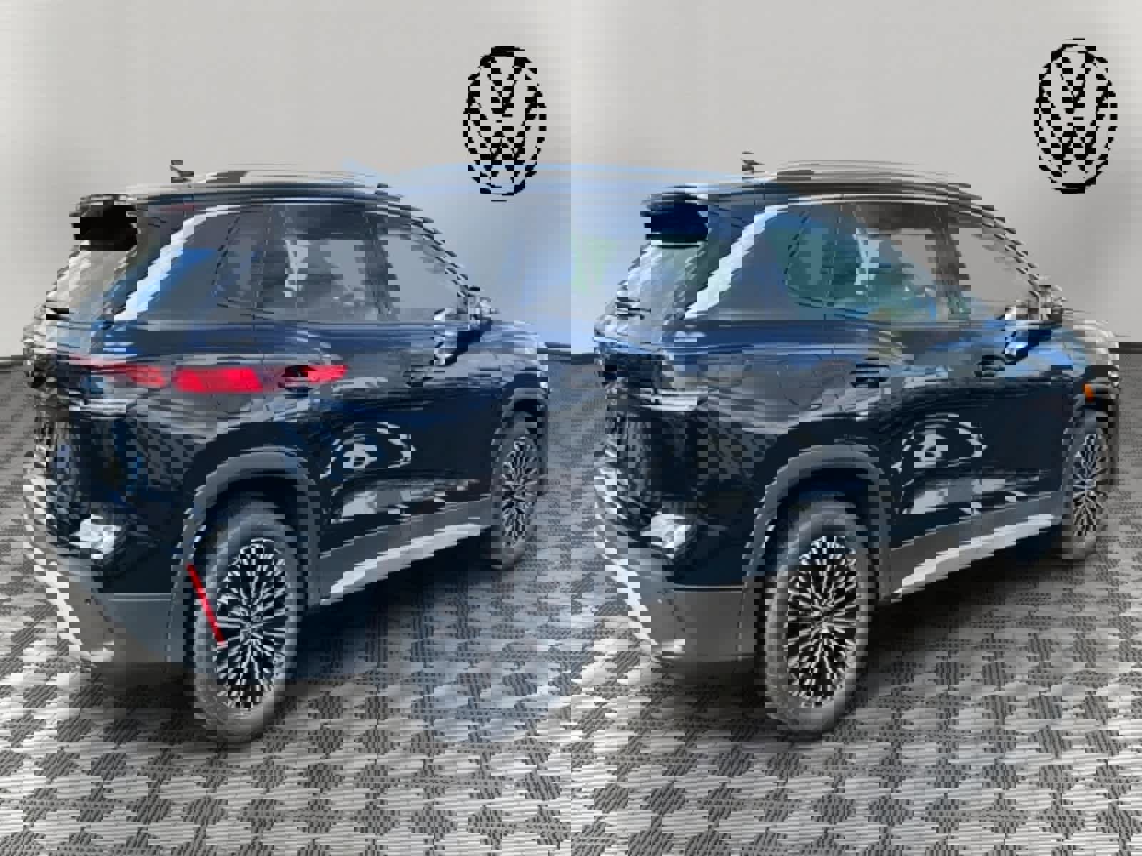 New 2025 Volkswagen Tiguan S image 3