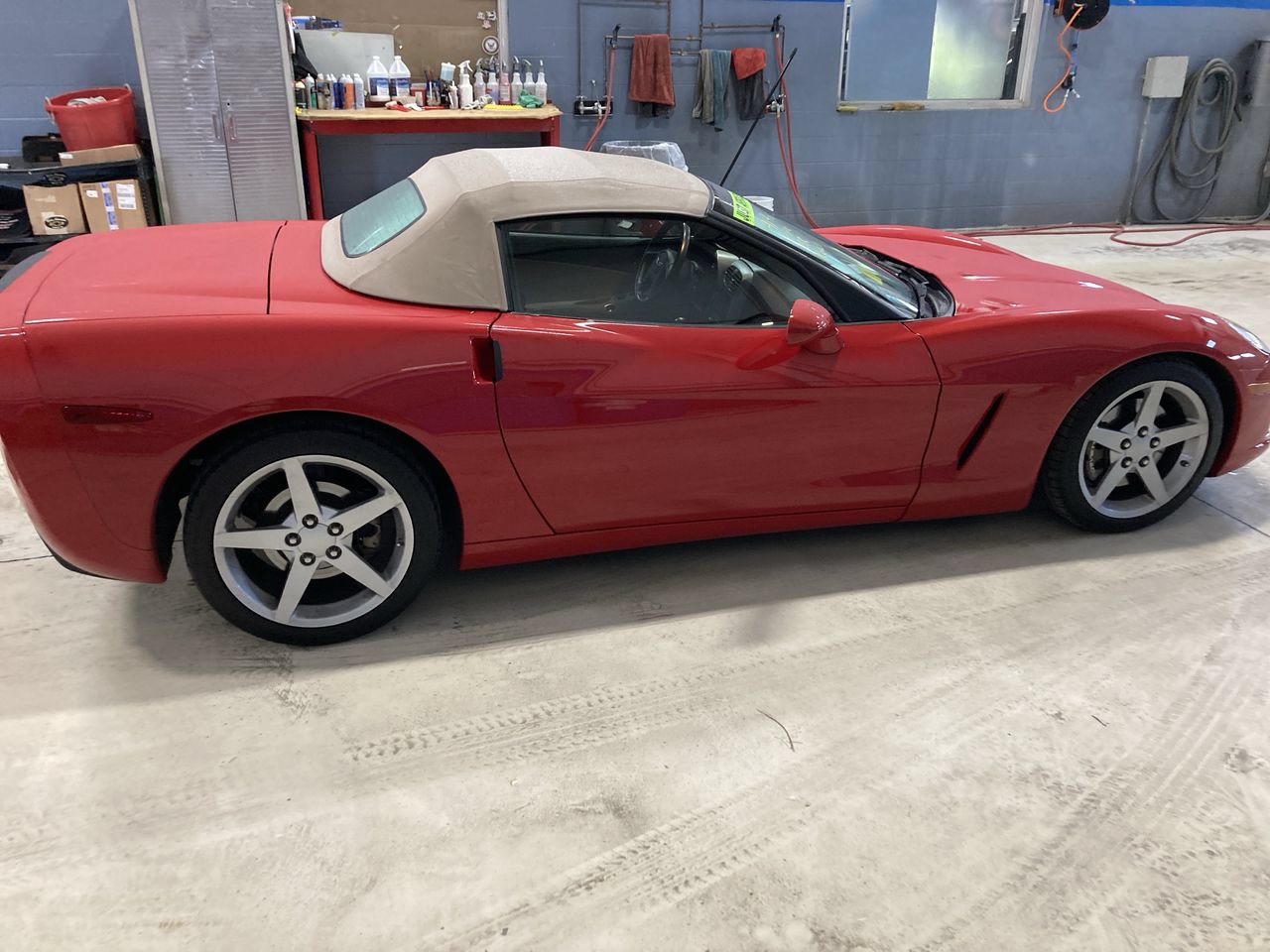 Used 2005 Chevrolet Corvette Convertible w/ Preferred Equipment Group RWD image 8