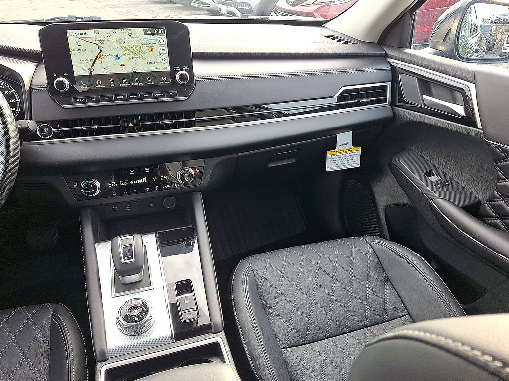 Used 2024 Mitsubishi Outlander SEL AWD/4WD image 11