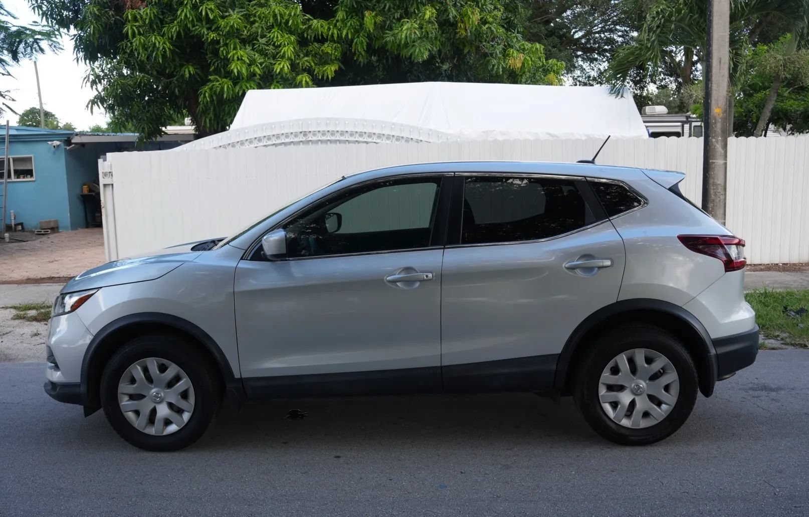 Used 2020 Nissan Rogue Sport S FWD image 3