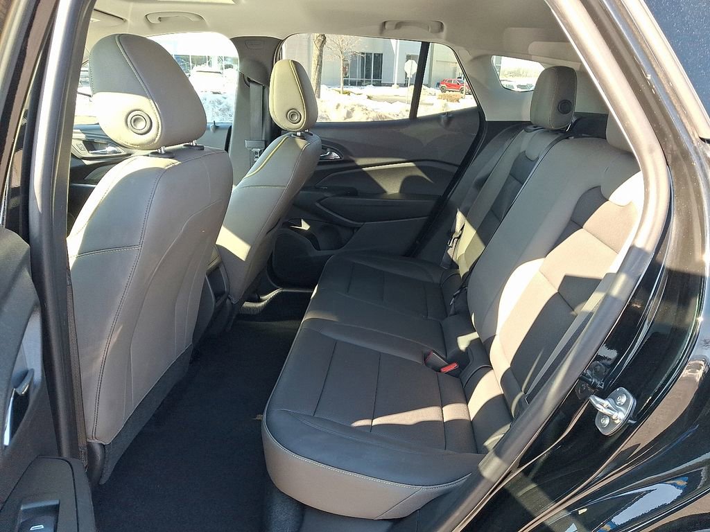 Certified 2025 Chevrolet Trax ACTIV w/ Sunroof Package image 10