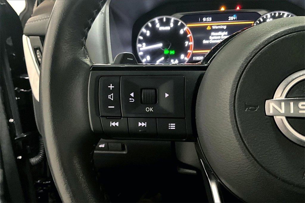 Used 2023 Nissan Rogue SL w/ SL Premium Package image 11