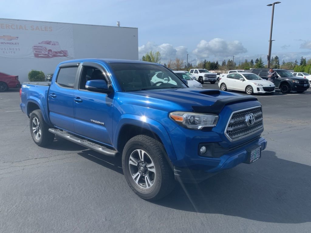 Used 2016 Toyota Tacoma TRD Sport w/ Exterior Package RWD image 5