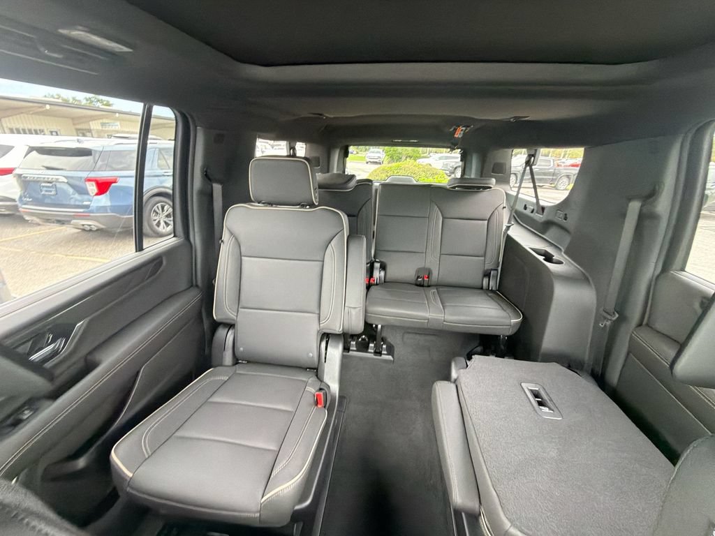 New 2026 GMC Yukon XL Elevation w/ Elevation Premium Package AWD/4WD image 13