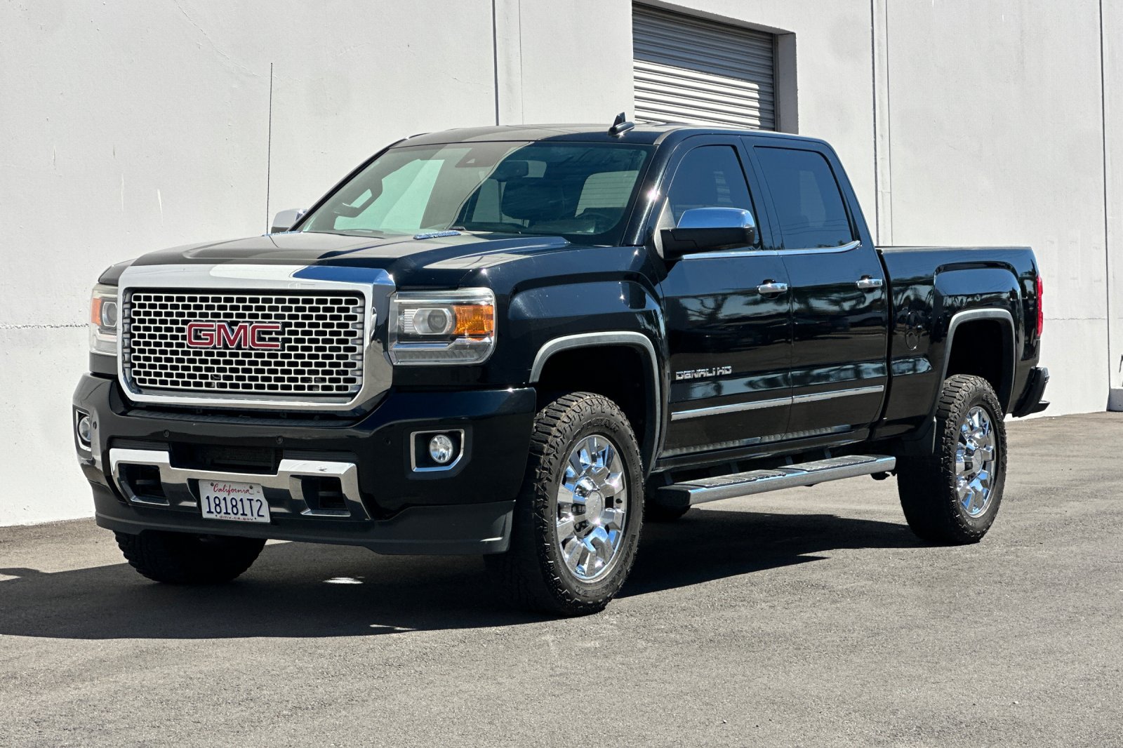 Used 2015 GMC Sierra 2500 Denali w/ Duramax Plus Package AWD/4WD image 8