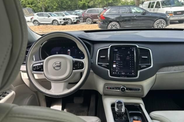 Used 2023 Volvo XC90 B6 Ultimate w/ Protection Package Premier AWD/4WD image 7