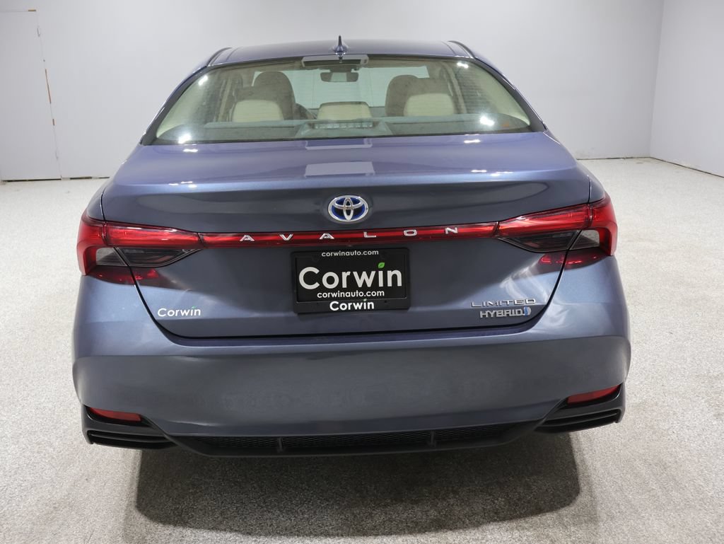 Used 2020 Toyota Avalon Limited w/ All Weather Liner Package FWD image 3