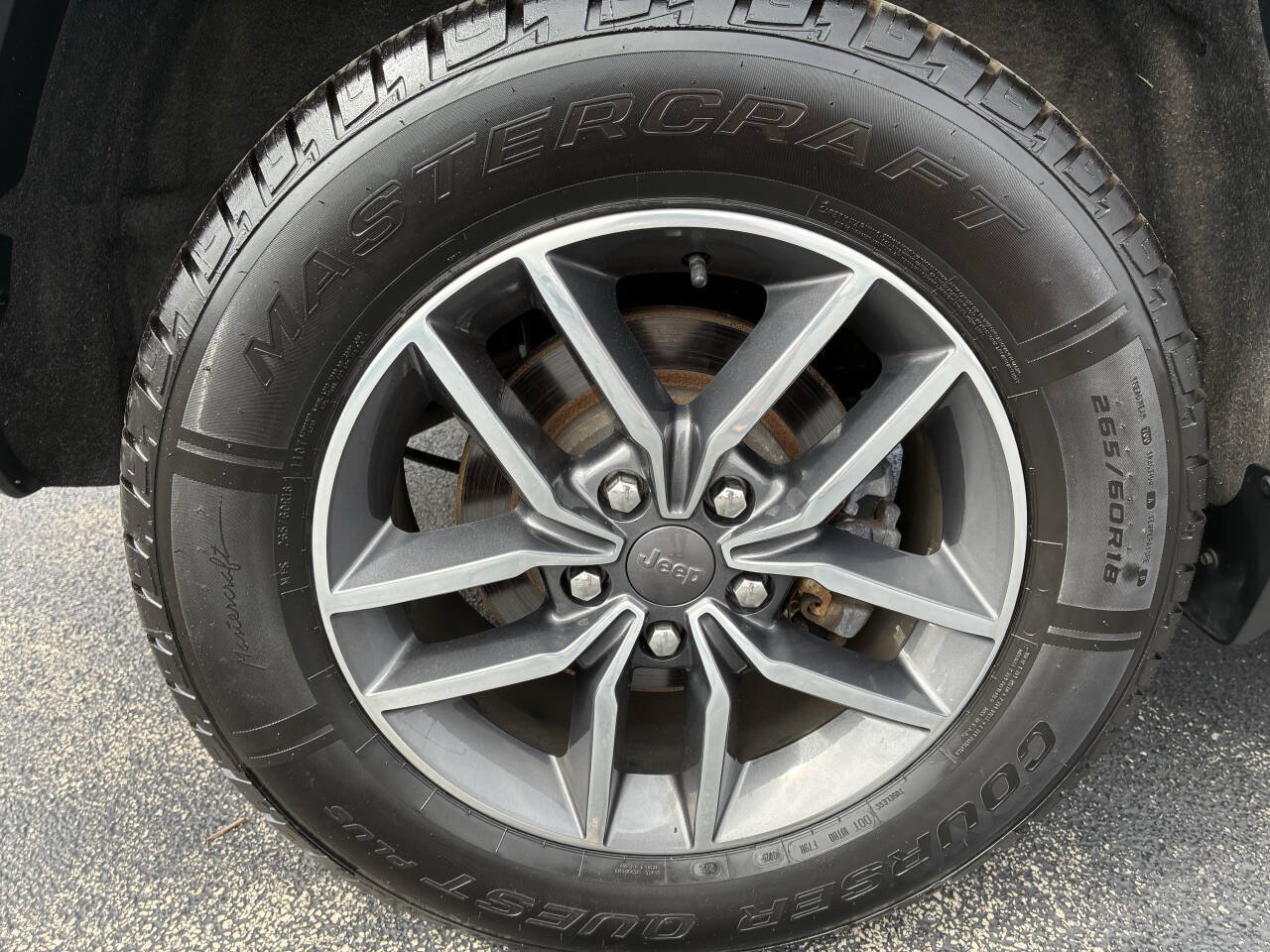 Used 2019 Jeep Grand Cherokee Limited AWD/4WD image 29