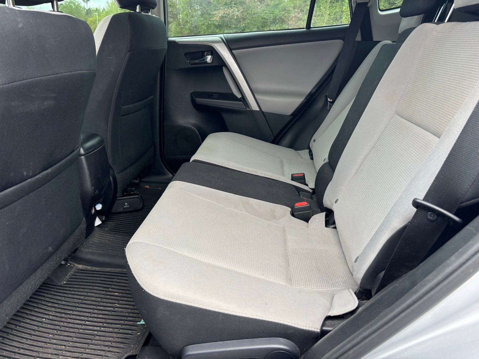 Used 2016 Toyota RAV4 XLE w/ Convenience Package image 7