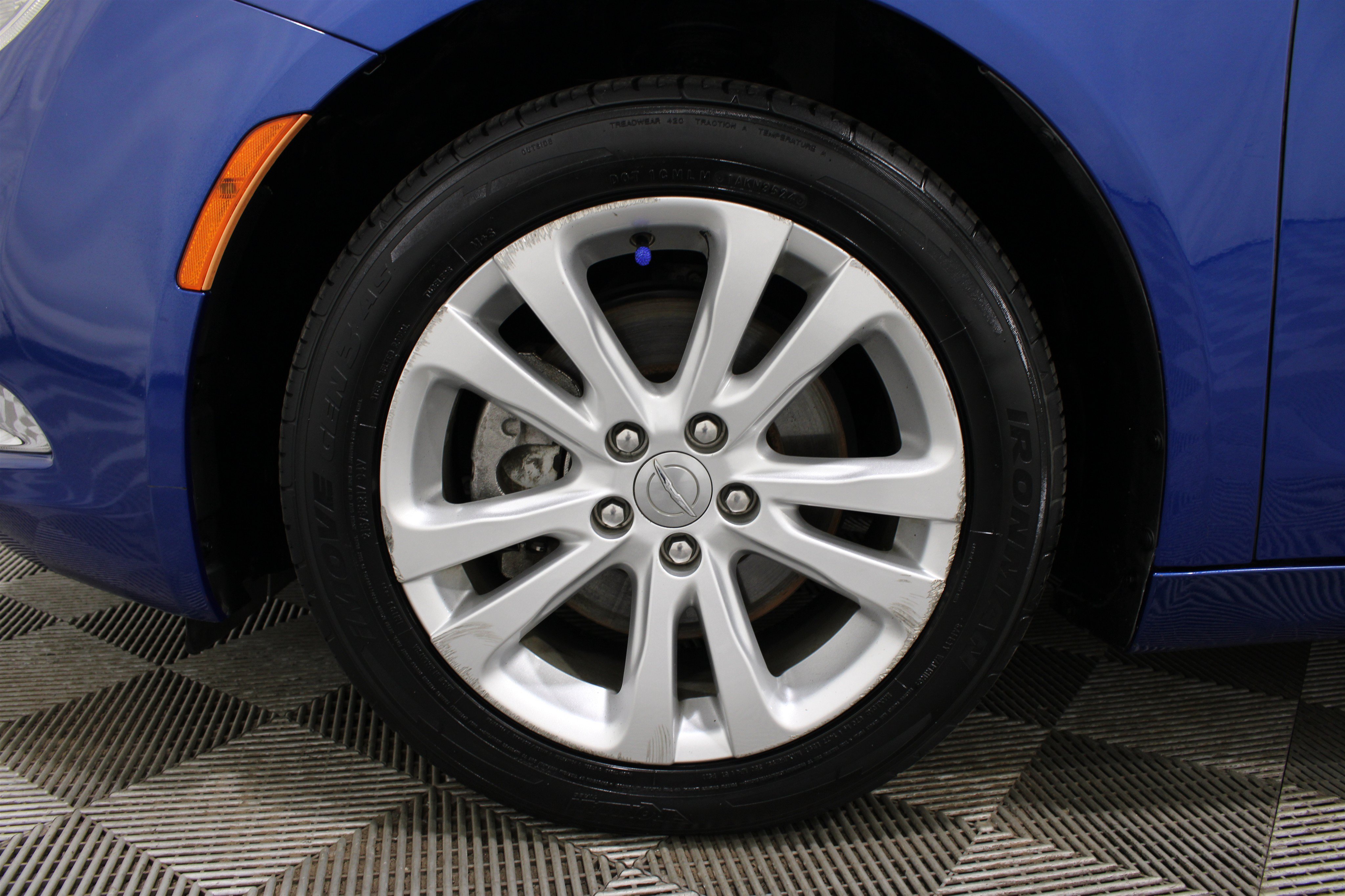 Used 2015 Chrysler 200 Limited FWD image 30