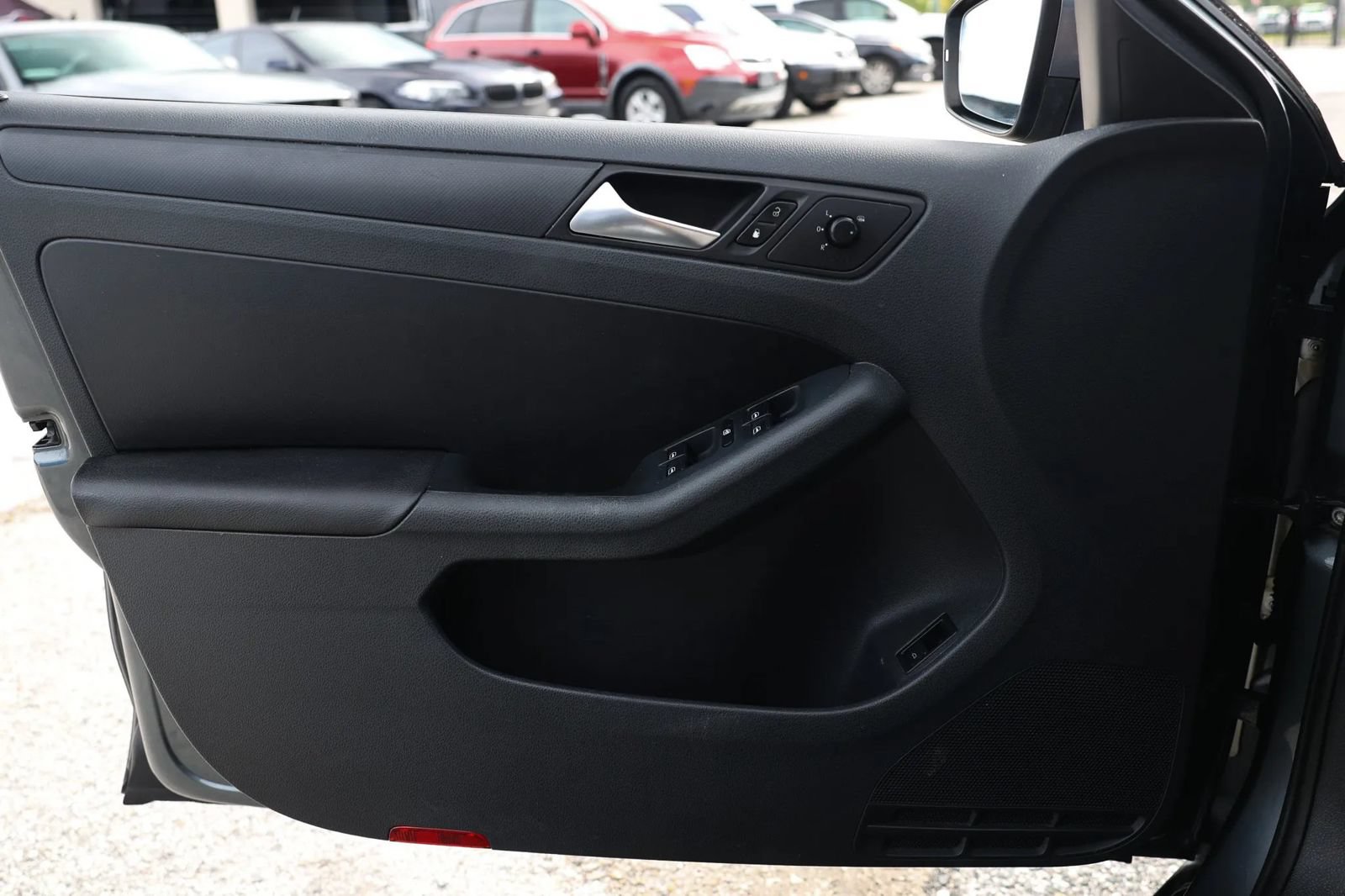 Used 2012 Volkswagen Jetta SE FWD image 37