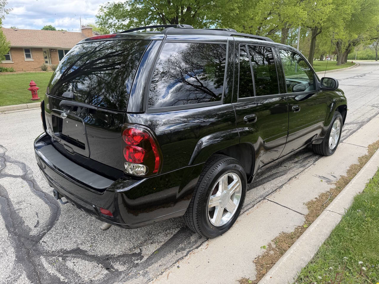 Used 2008 Chevrolet TrailBlazer LT w/ Sun And Sound Package AWD/4WD image 5