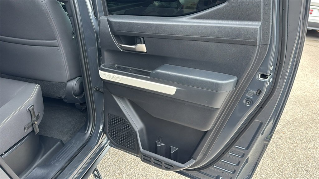 Used 2024 Toyota Tacoma TRD Off-Road image 39