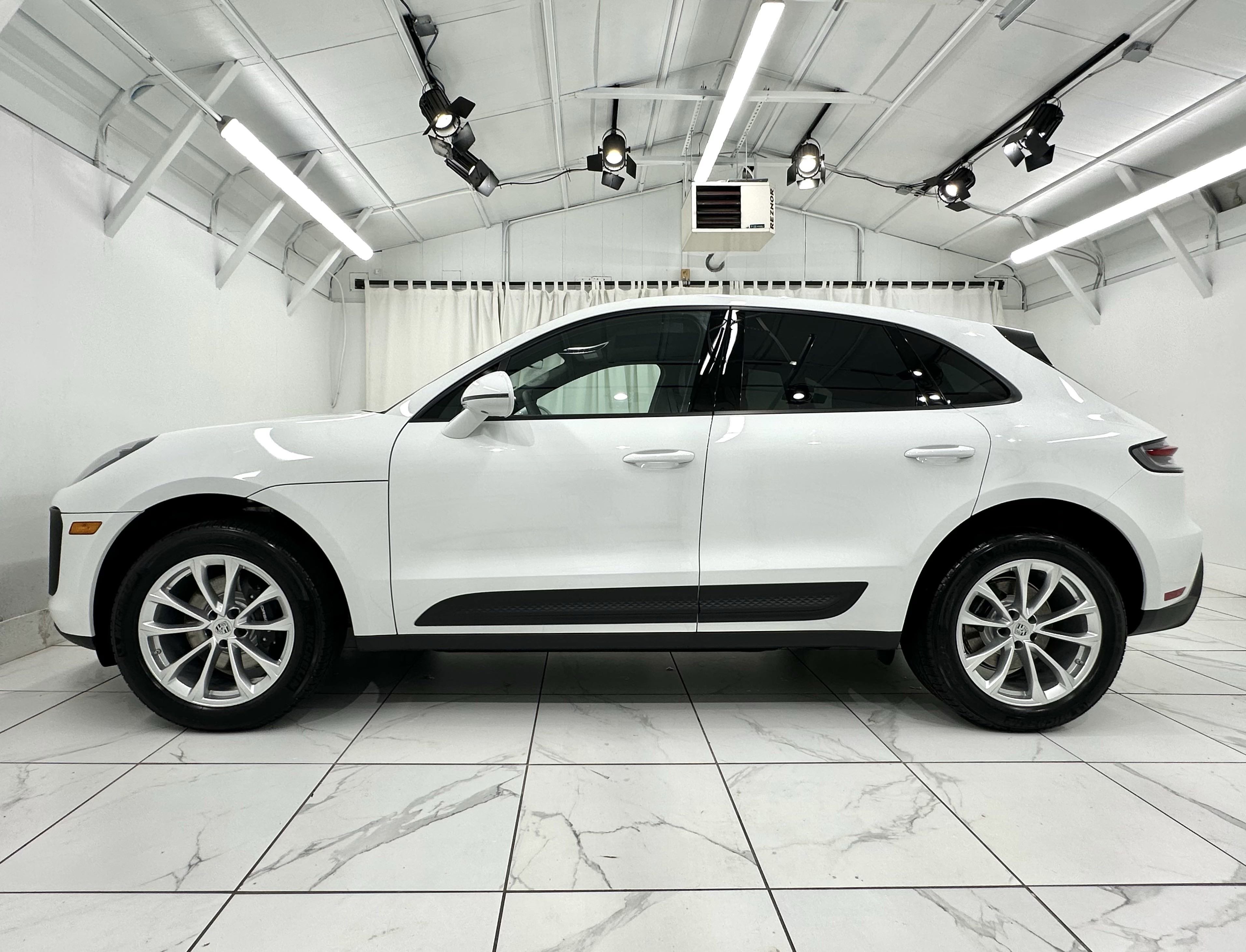 New 2025 Porsche Macan image 2