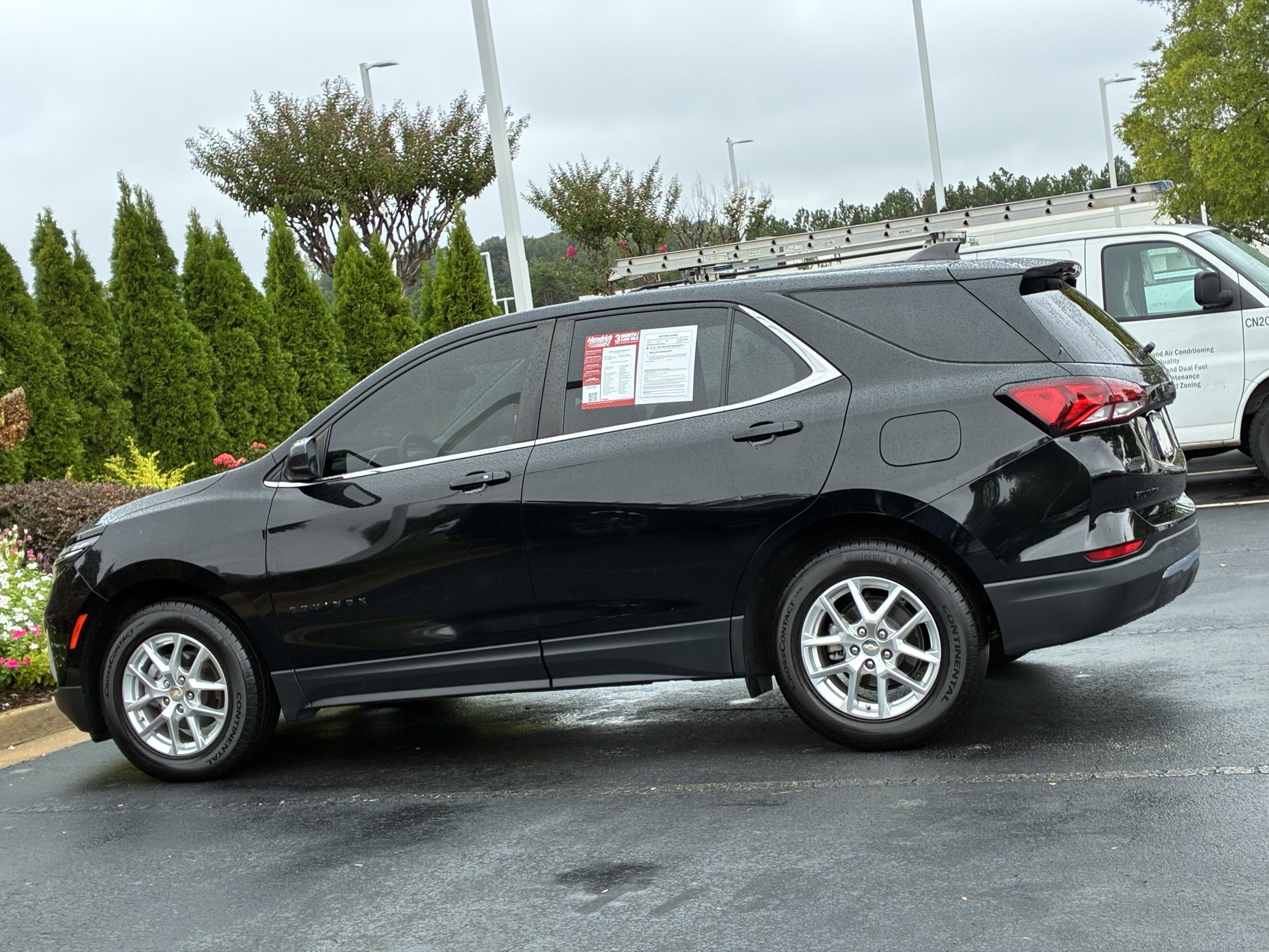 Used 2022 Chevrolet Equinox LT w/ LPO, Floor Liner Package FWD image 9