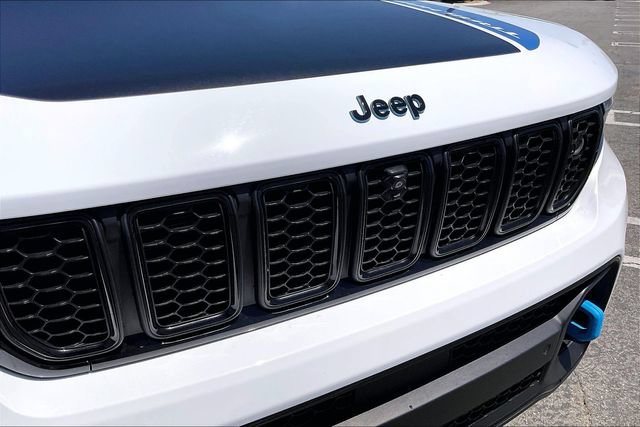 Used 2023 Jeep Grand Cherokee Trailhawk w/ Advanced Protech Group II AWD/4WD image 30