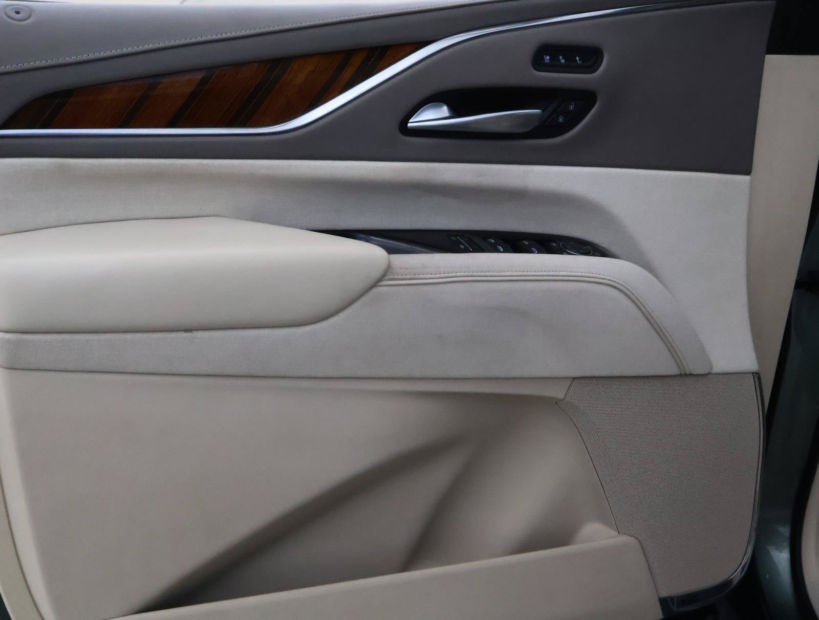 Used 2023 Cadillac Escalade Premium Luxury Platinum w/ LPO, Radiant Package AWD/4WD image 17