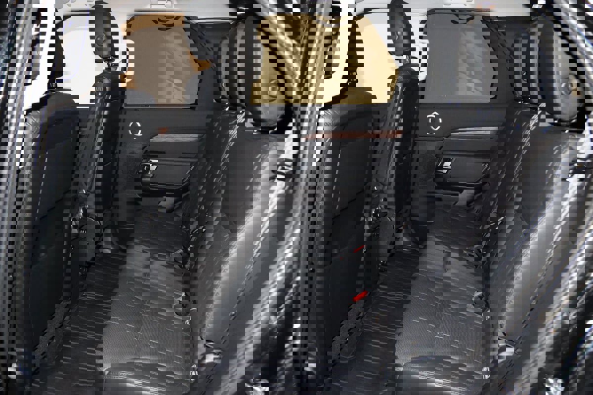 Used 2018 Land Rover Discovery HSE image 48